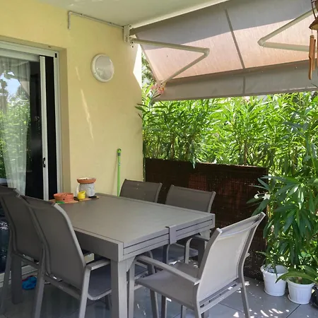 Tres Belle Apartment *
